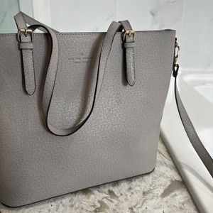 Beige/Grey High Quality Faux Leather Shoulder Tote Bag. NEW.
